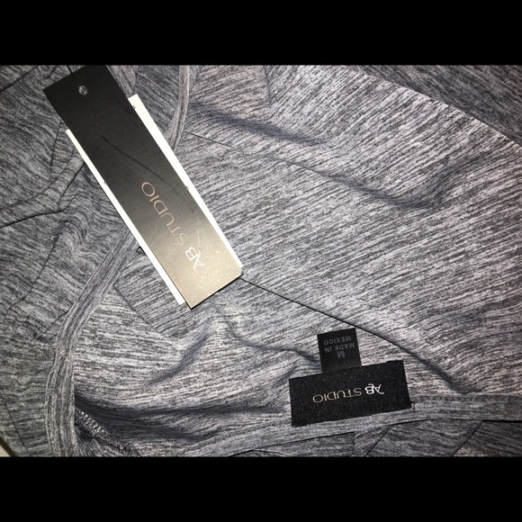 NWT AB STUDIO (Sz: M) Gray Sleeveless Shirt - Picture 3 of 4